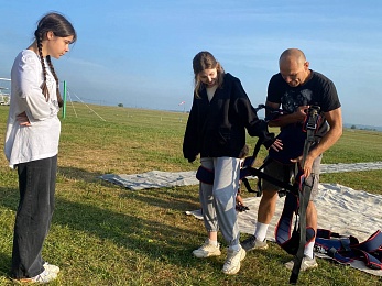 Отдых для отчаянных в Рязани: впечатления от первого прыжка с парашютом