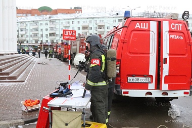 Вспыхнула сцена: в Рязани 56 человек тушили условный пожар в театре драмы