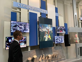 Депутат Рязанской облдумы Роман Иголкин посетил открытие выставки "Время стойкости"