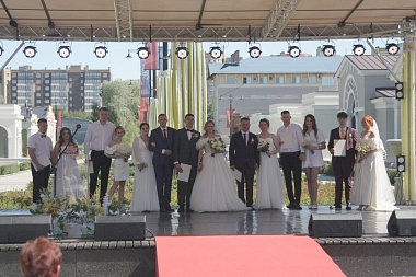 Рязанский ЗАГС показал фото свадеб лета-2024