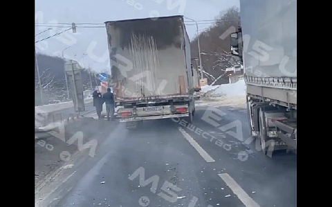 В Рыбновском районе на трассе М-5 фура попала в ДТП
