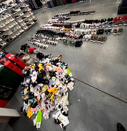 Рязанская полиция изъяла из магазина поддельную обувь и одежду на 1,4 млн рублей