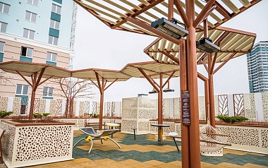 В ЖК «Еврокласс-4» установили навесы с инфракрасными обогревателями