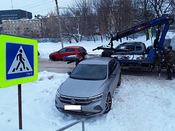 С Рязанских улиц эвакуировали 13 мешающих уборке снега автомобилей