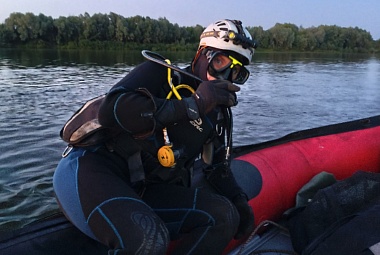 Спасатели извлекли тело мужчины из озера в Рязанском районе