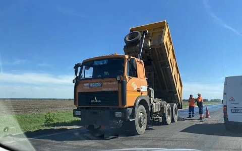 В Ухоловском и Ряжском округах продолжается ремонт 15,7 км дороги