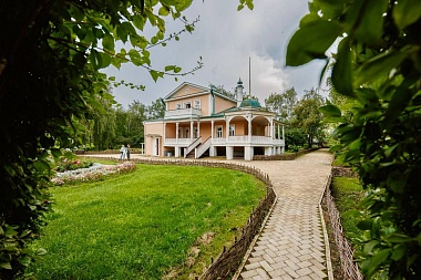 Павел Малков поздравил музей Сергея Есенина в Константинове с 60-летием