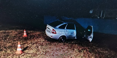 В селе под Ряжском водитель Lada врезался в столб и попал в больницу - 62ИНФО В селе под Ряжском водитель Lada врезался в столб и попал в больницу