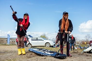 Русские красавицы и розовые фламинго: фото сап-фестиваля "Рязанское море"