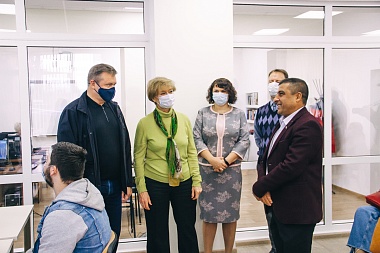 Любимов проверил работу Центра общественного наблюдения за выборами в Рязани - 62ИНФО Любимов проверил работу Центра общественного наблюдения за выборами в Рязани