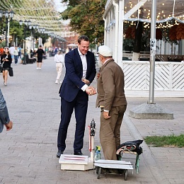 Губернатор Павел Малков расспросил о проблемах Рязани легендарного весовщика с Почтовой