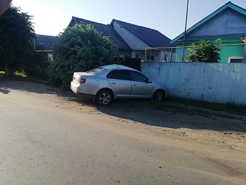 Пьяный водитель съехал с трассы в Шилове