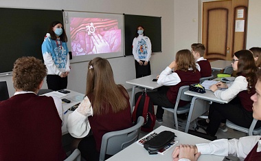 РНПК организовала для школьников классный час с рассказом о фронтовиках