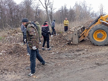 В Рязани прошёл субботник в парке Героев войны 1812 года