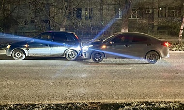 Пассажирка получила травмы в аварии с двумя иномарками в Рязани