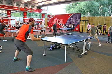 В рязанском Лесопарке отметили День физкультурника