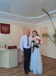 Лето любви: Рязанский ЗАГС показал фотосессии свадеб с июня по август