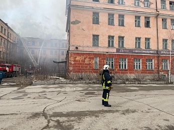 Пожар в здании училища связи в Рязани. Фоторепортаж