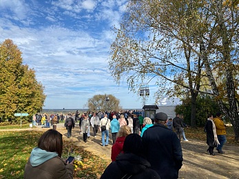 Фоторепортаж: как прошло 130-летие Сергея Есенина в Константинове - 62ИНФО Фоторепортаж: как прошло 130-летие Сергея Есенина в Константинове