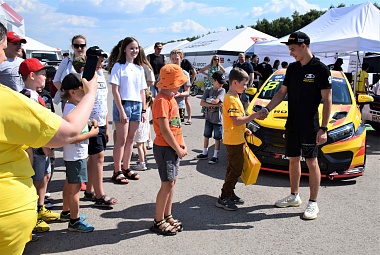 Рязанская НПК и команда Lada Sport ROSNEFT организовали турнир по виртуальным гонкам для школьников