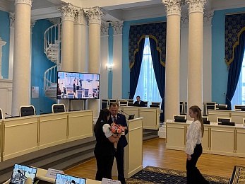 Игорь Мурог наградил Варвару Матюшкину из Скопина за спасение тонущего ребенка