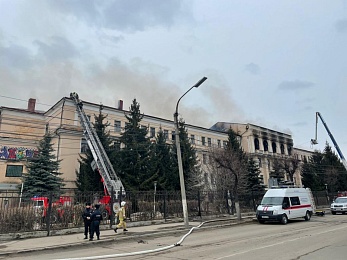 Пожар в здании училища связи в Рязани. Фоторепортаж