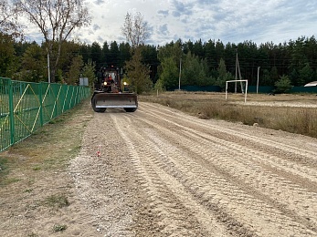 В рязанском селе дорогу к школе построили за два дня - 62ИНФО В рязанском селе дорогу к школе построили за два дня