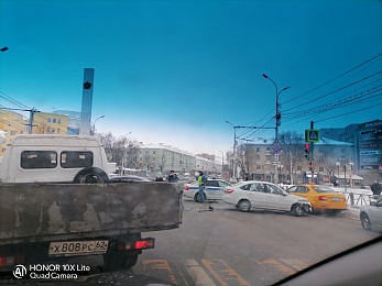 Из-за ДТП на площади Победы в Рязани собирается пробка