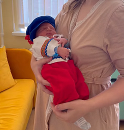 Рязанский перинатальный центр показал кадры выписки в народном стиле