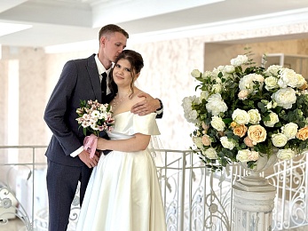 Лето любви: Рязанский ЗАГС показал фотосессии свадеб с июня по август