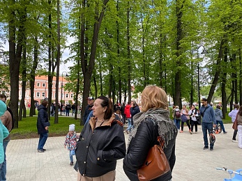 В Рязани у кремля 9 Мая открыли полевую кухню и показали трофейную технику