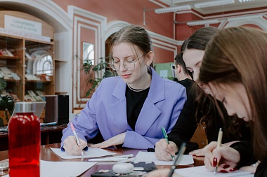 Обладатель «Хрустальной совы» Борис Белозёров провёл «Что? Где? Когда?» в РГУ