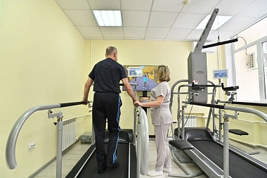 Губернатор Павел Малков посетил рязанский госпиталь для ветеранов войн