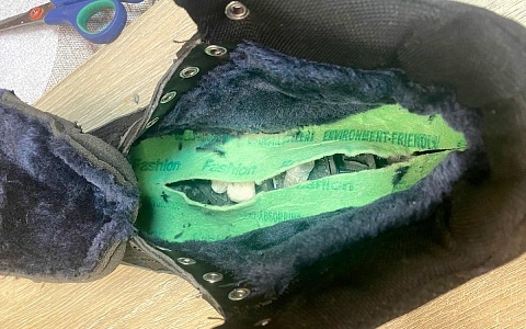 В рязанский СИЗО №1 пытались передать наркотик внутри подошвы кроссовок