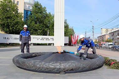 Газовики проверили состояние Вечного огня в Рязани