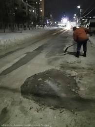 В Рязани колодцы отчищают от наледи