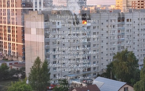 На Мервинском проезде загорелась квартира