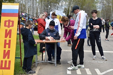 Более 100 рязанцев пробежали кросс в честь Дня Победы 