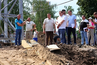 В Рязани смонтировали каркас стелы «Город трудовой доблести»