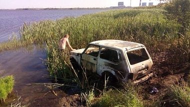 В Пронском районе во время отдыха рязанцев загорелась «Нива»