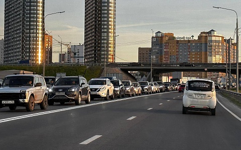 Перед Солотчинским мостом в Рязани образовалась пробка