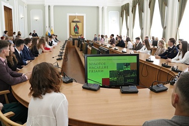 В Рязани состоялся торжественный приём лучших выпускников города  - 62ИНФО В Рязани состоялся торжественный приём лучших выпускников города