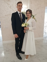 Рязанский ЗАГС выложил фотографии молодожёнов конца апреля