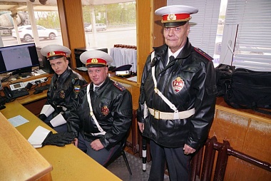 Ветераны ГАИ вышли на службу в честь наступающего праздника