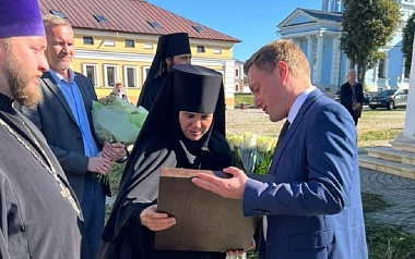 "Место поразило благодатью": Денис Боков побывал в Успение в Вышенском монастыре