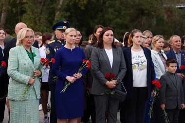 В Рязани выставку в Гвардейском сквере посвятили героям СВО