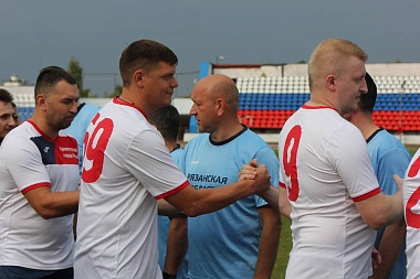 Состоялся футбольный матч между командами администрации Рязани и правительства области