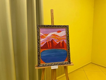 Держит кисть в зубах: в Рязани представили выставку "Творчество без рук" - 62ИНФО Держит кисть в зубах: в Рязани представили выставку "Творчество без рук"