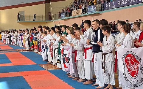 В Академии единоборств проходят соревнования памяти Героя России