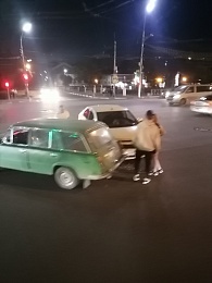 В центре Рязани столкнулись две легковушки 